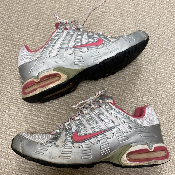 Nike Silver and Pink Max Air Sneakers (size 7) - Picture 4 of 10